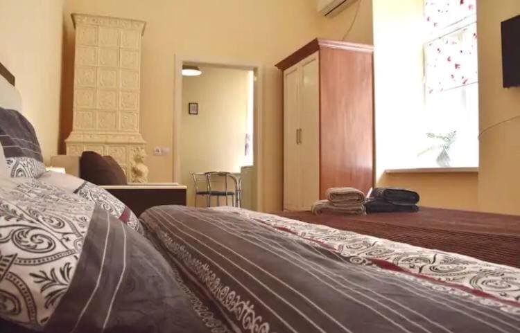 White On Center Apartment *