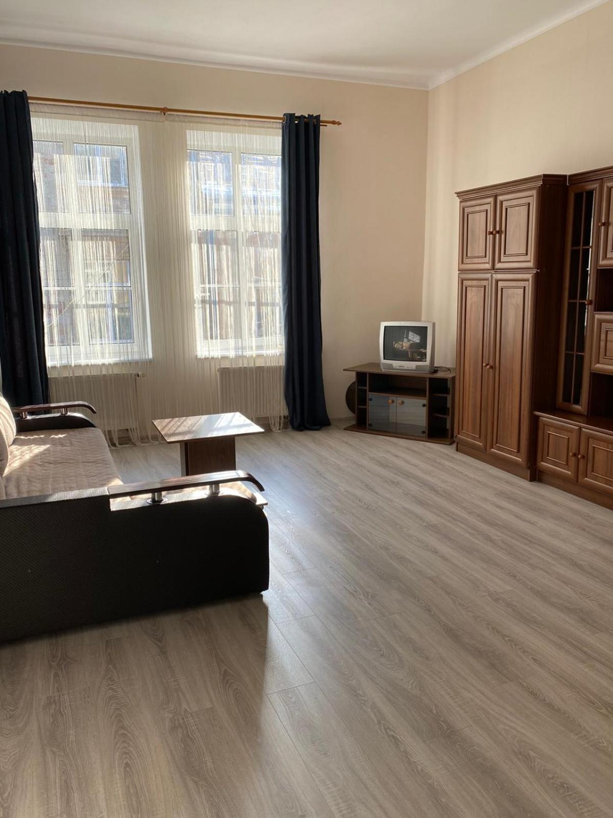 Apartment White On Center